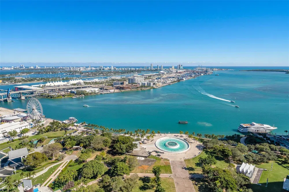 50 Biscayne Blvd #4208 Miami, FL 33132