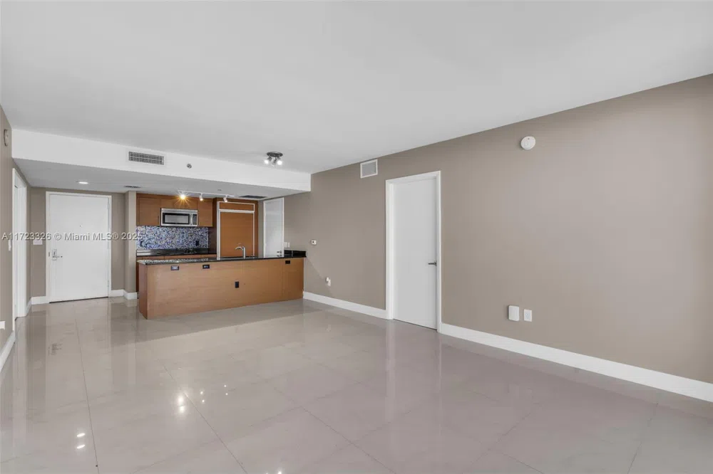 50 Biscayne Blvd #4208 Miami, FL 33132