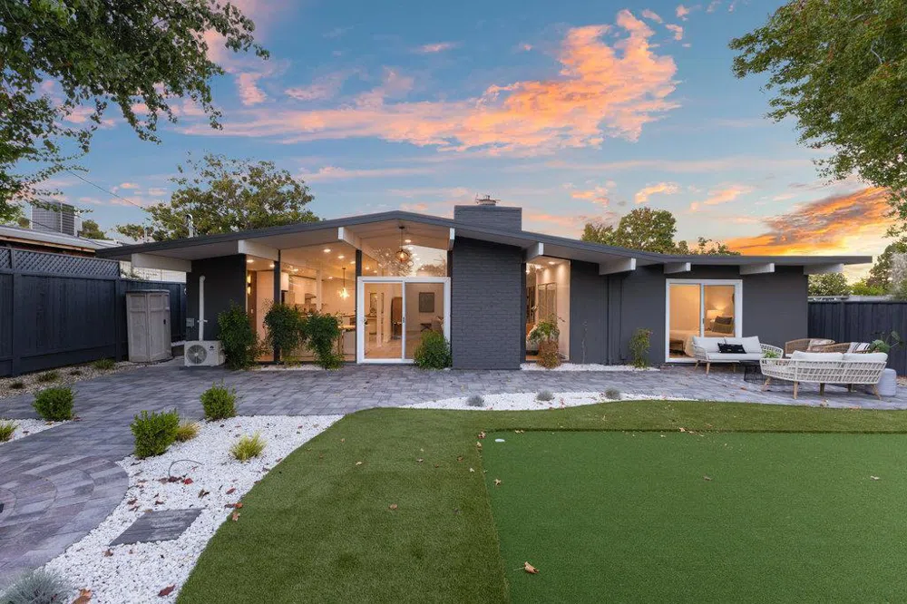 838 Devonshire Way Sunnyvale, CA 94087