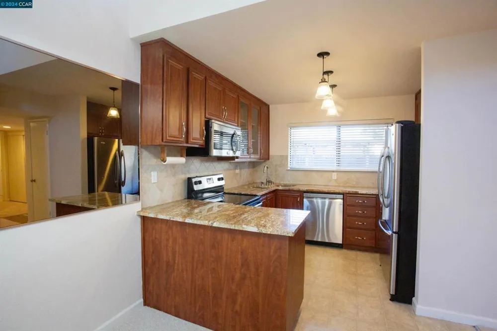 99 Cleaveland Rd Pleasant Hill, CA 94523