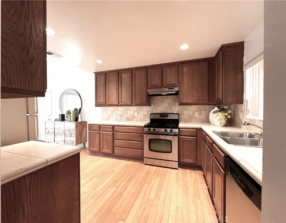 3341 DIVISION Glassell Park, CA 90065