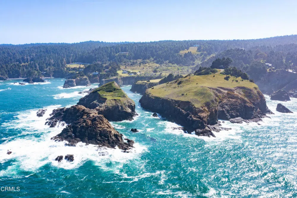 50500 Buckhorn Cove Road E Little River, CA 95456