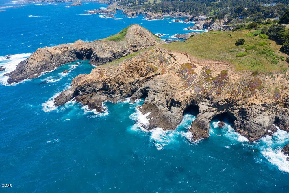 50500 Buckhorn Cove Road E Little River, CA 95456