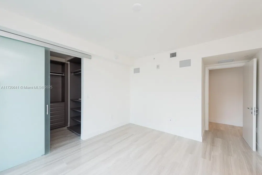 1451 Brickell Ave #2103 Miami, FL 33131