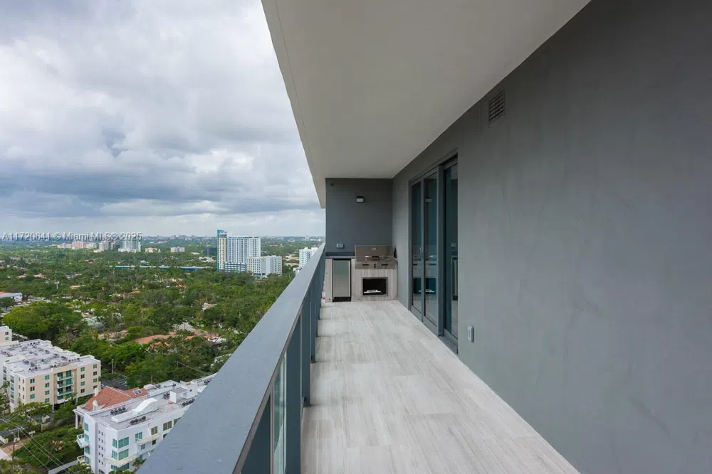 1451 Brickell Ave #2103 Miami, FL 33131