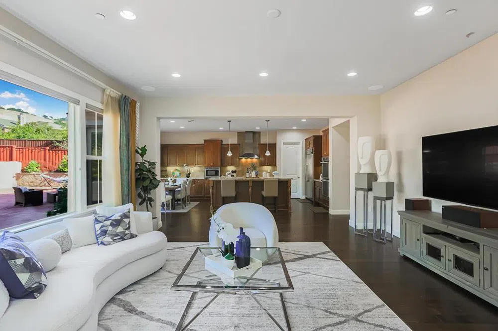 6352 Grand Oak Way San Jose, CA 95135