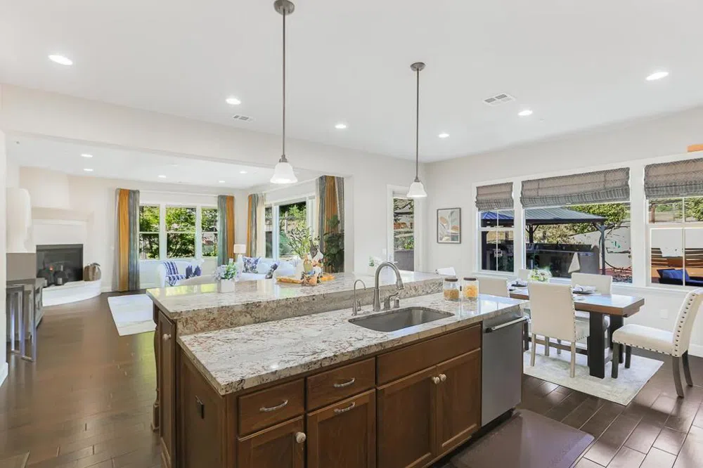 6352 Grand Oak Way San Jose, CA 95135