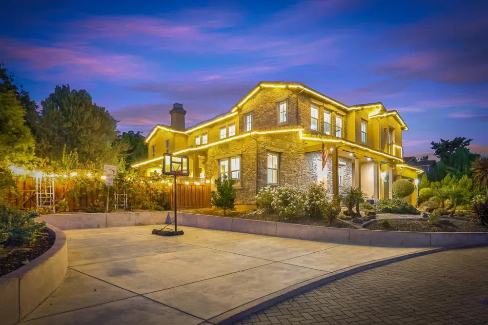 6352 Grand Oak Way San Jose, CA 95135