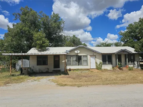 216 E Pecan Street