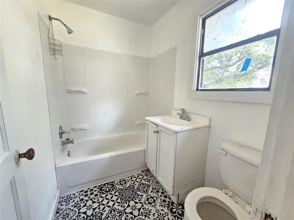 216 E Pecan Street Bangs, TX 76823