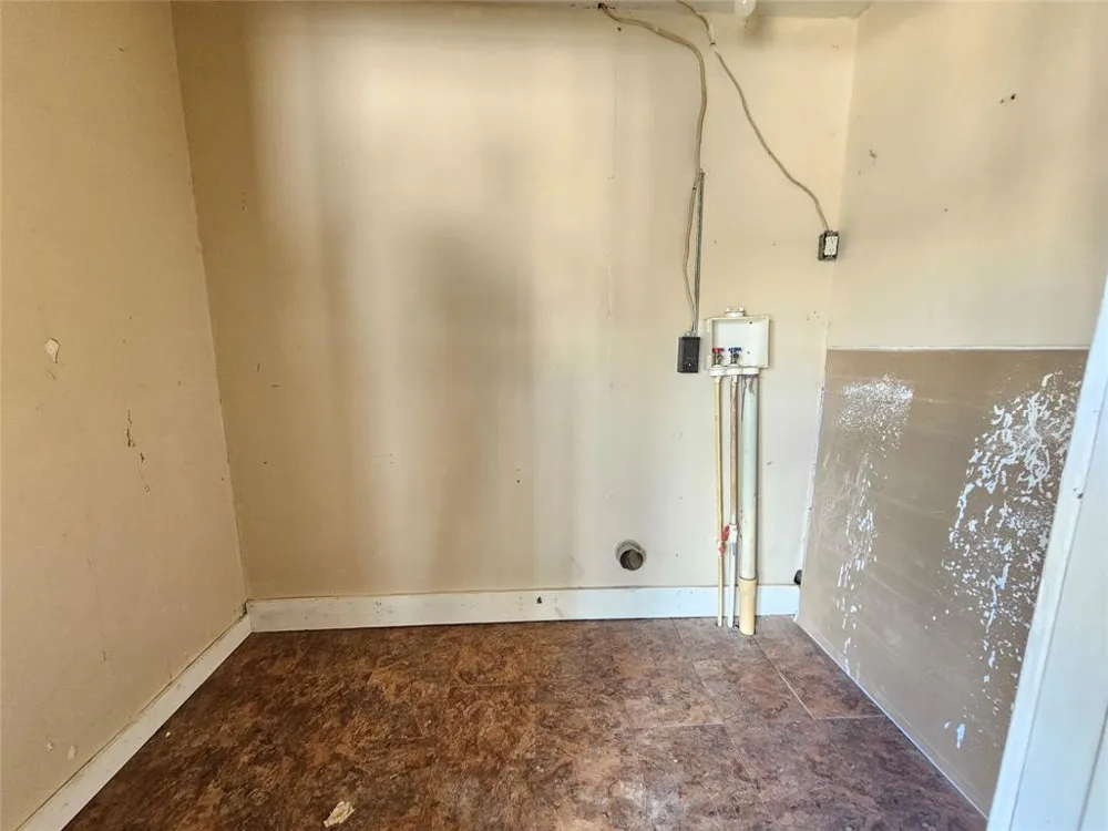 216 E Pecan Street Bangs, TX 76823