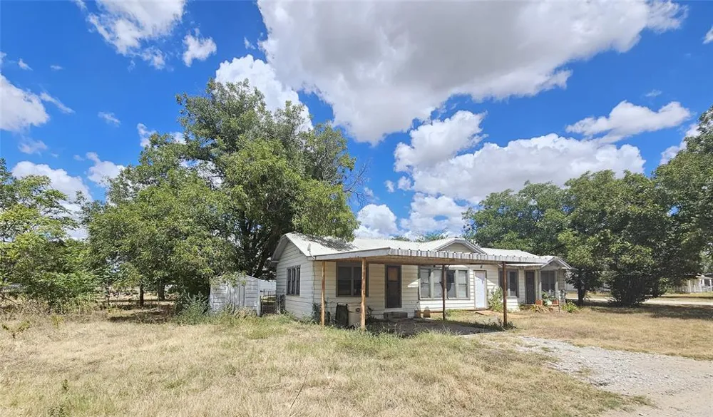 216 E Pecan Street Bangs, TX 76823