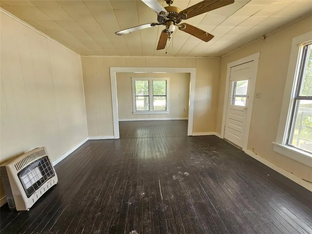 216 E Pecan Street Bangs, TX 76823