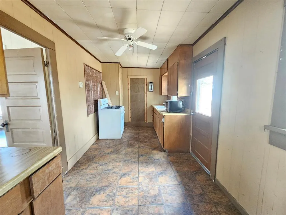 216 E Pecan Street Bangs, TX 76823