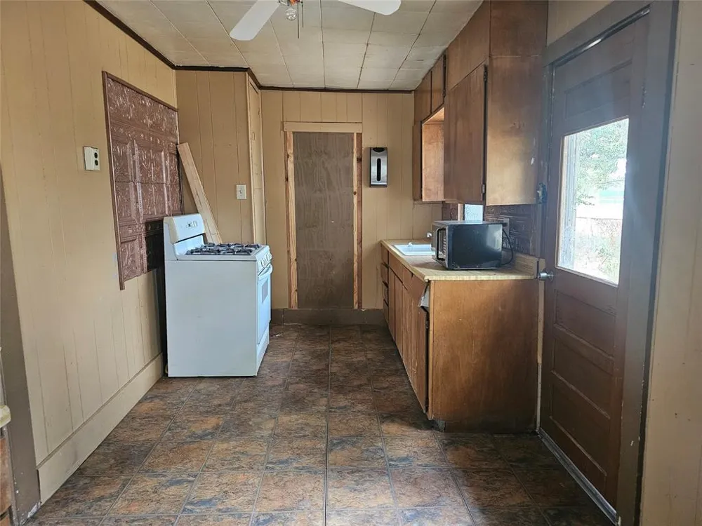 216 E Pecan Street Bangs, TX 76823