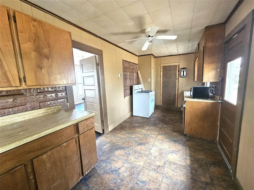 216 E Pecan Street Bangs, TX 76823