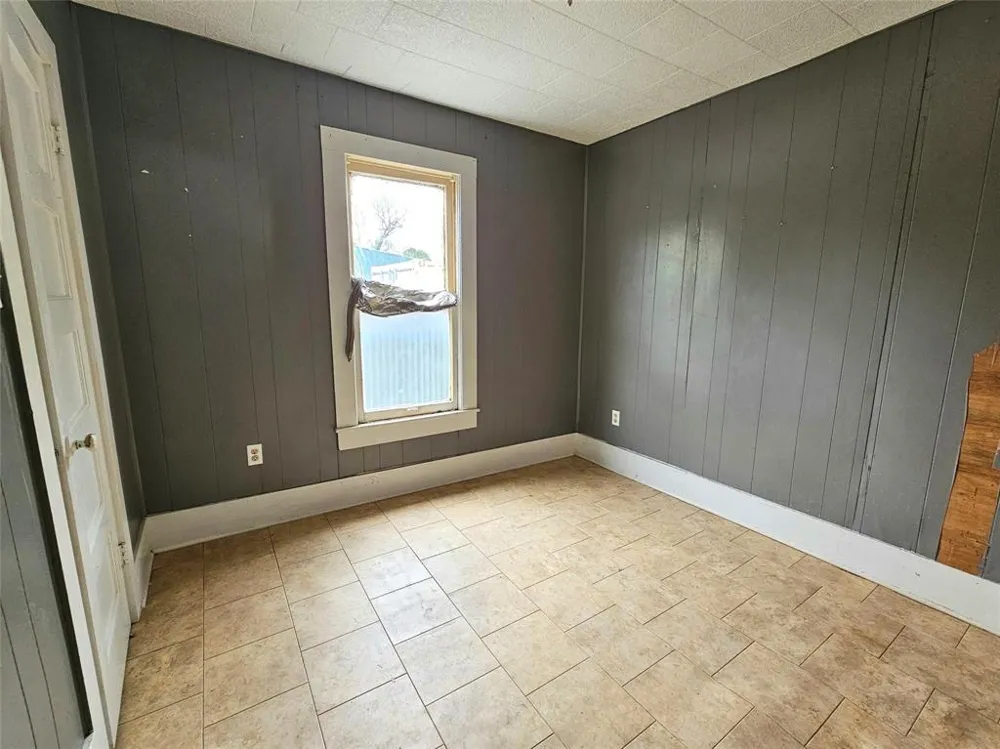 704 S 2nd Street Bangs, TX 76823
