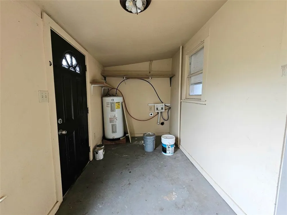 704 S 2nd Street Bangs, TX 76823