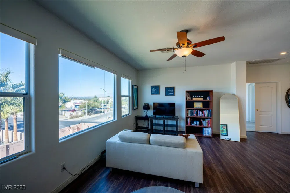 359 Hoskins Court Henderson, NV 89012
