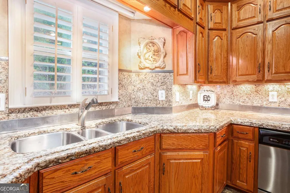 122 Tara DR Dawsonville, GA 30534