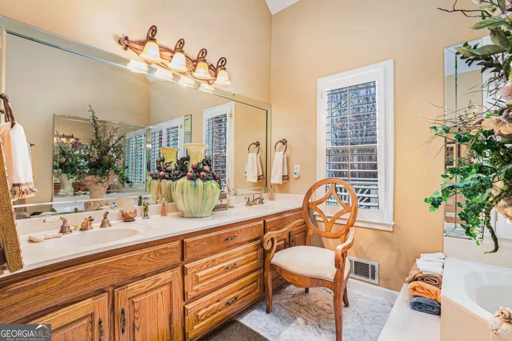 122 Tara DR Dawsonville, GA 30534