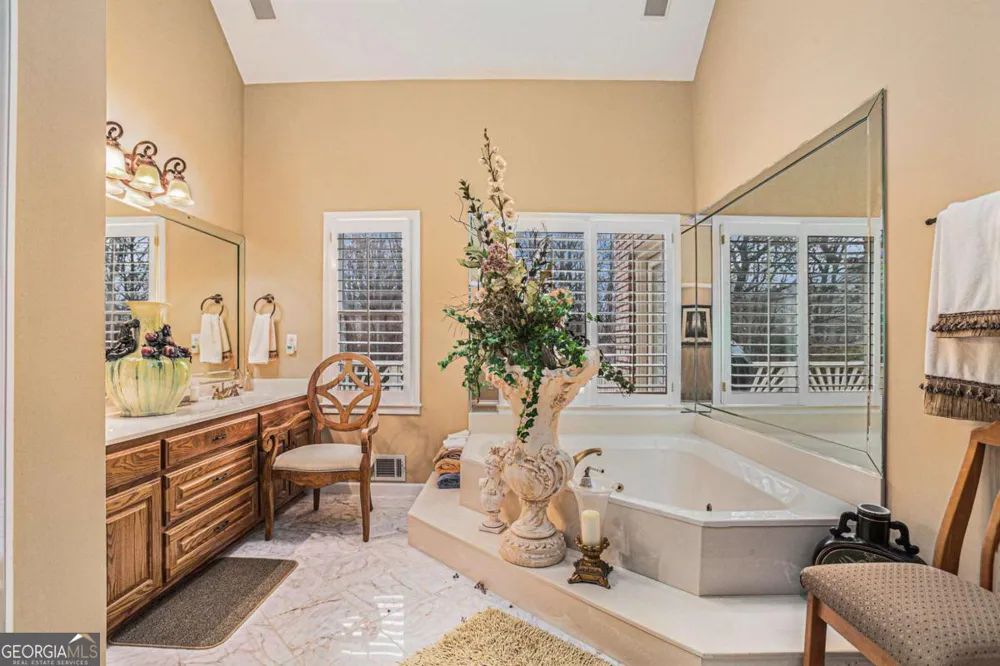 122 Tara DR Dawsonville, GA 30534
