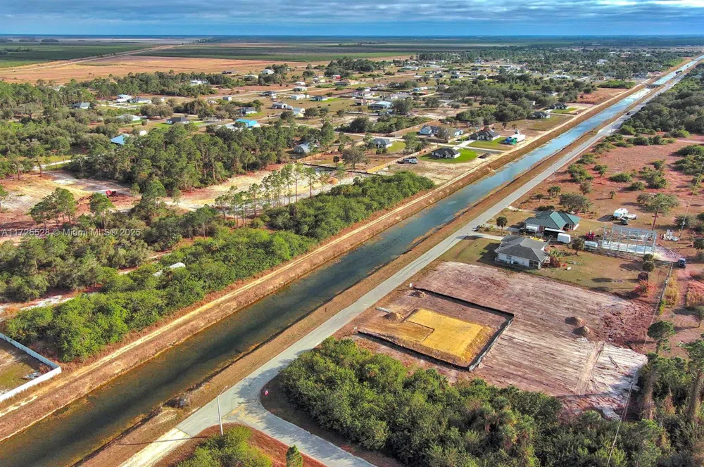 4506 E 19th St Lehigh Acres, FL 33973