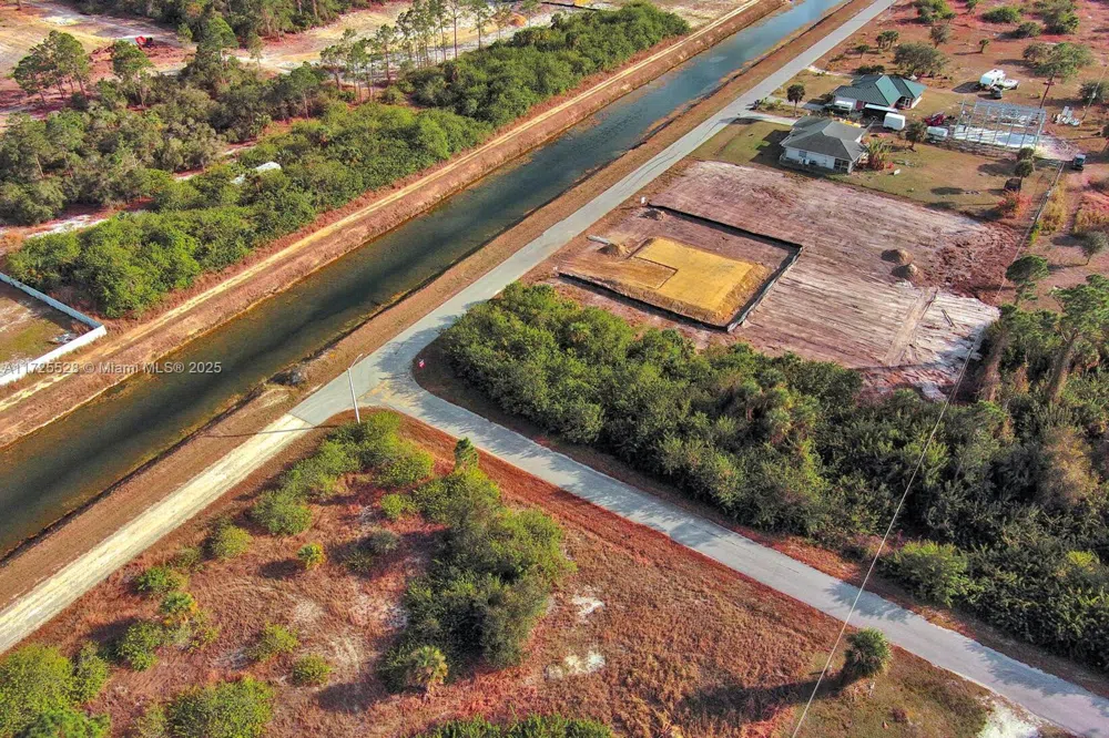 4506 E 19th St Lehigh Acres, FL 33973