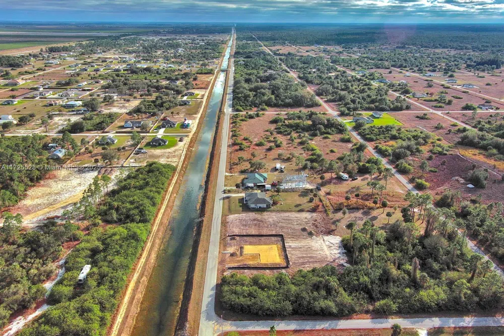 4506 E 19th St Lehigh Acres, FL 33973