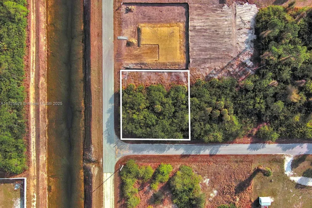 4506 E 19th St Lehigh Acres, FL 33973