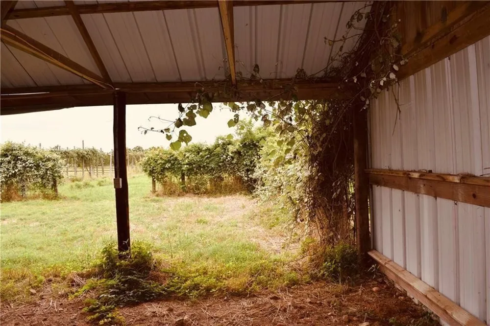 1409 Antioch Road Paige, TX 78659