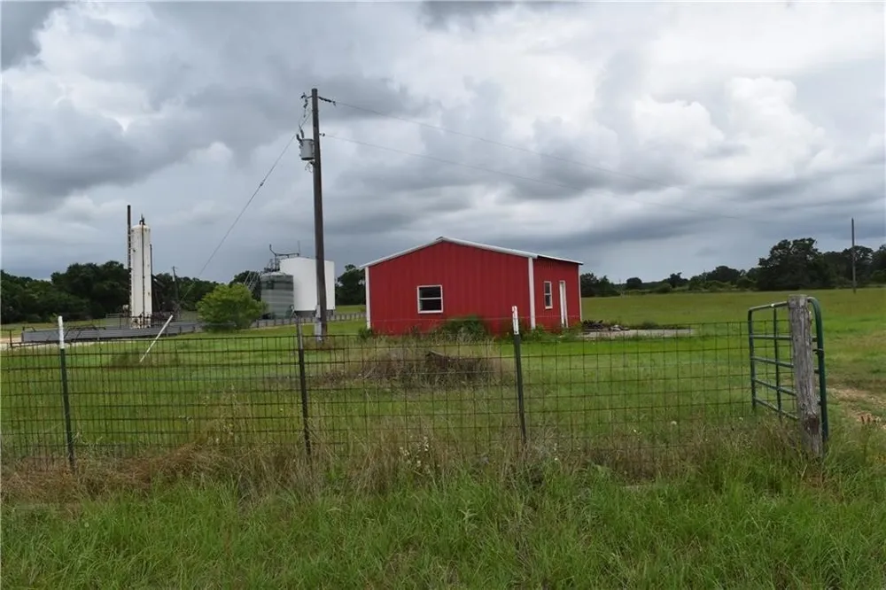 1409 Antioch Road Paige, TX 78659