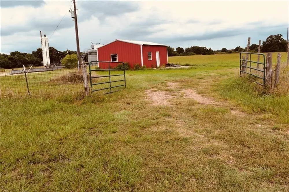 1409 Antioch Road Paige, TX 78659