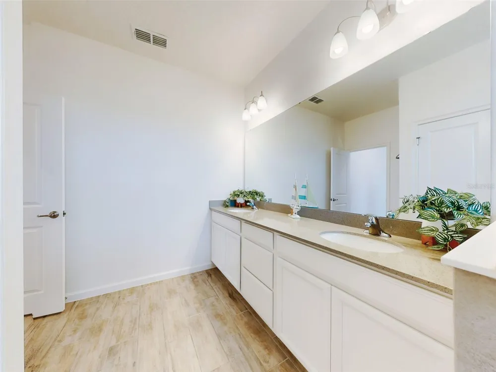 962 COMPASS LANDING DRIVE Orange City, FL 32763