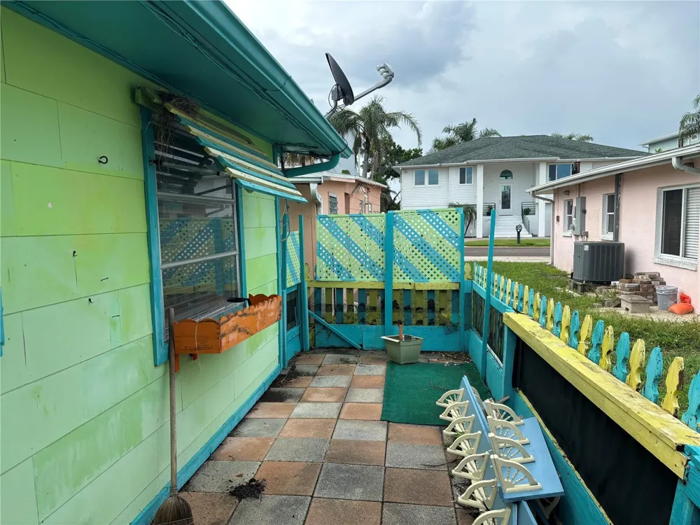 18006 4TH STREET E Redington Shores, FL 33708