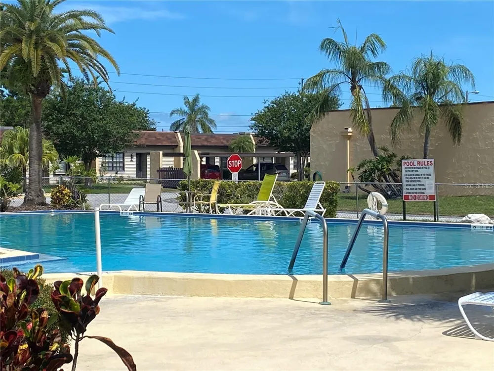 13714 MISSION OAKS BOULEVARD #13714 Seminole, FL 33776