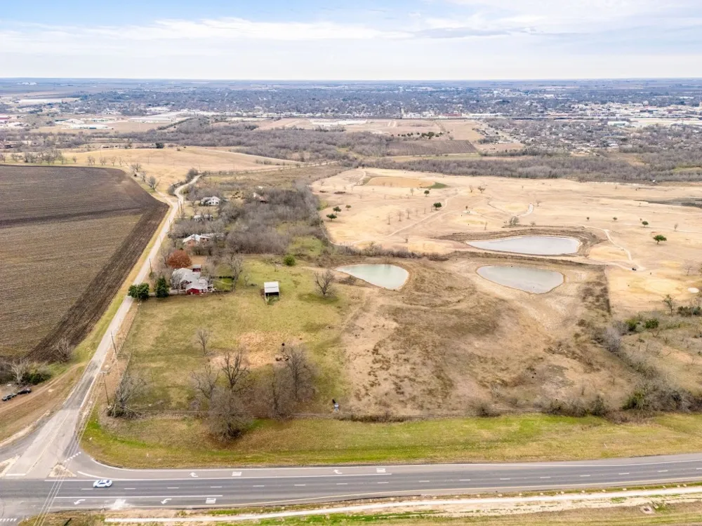1201 S Rio Grande Street Taylor, TX 76574