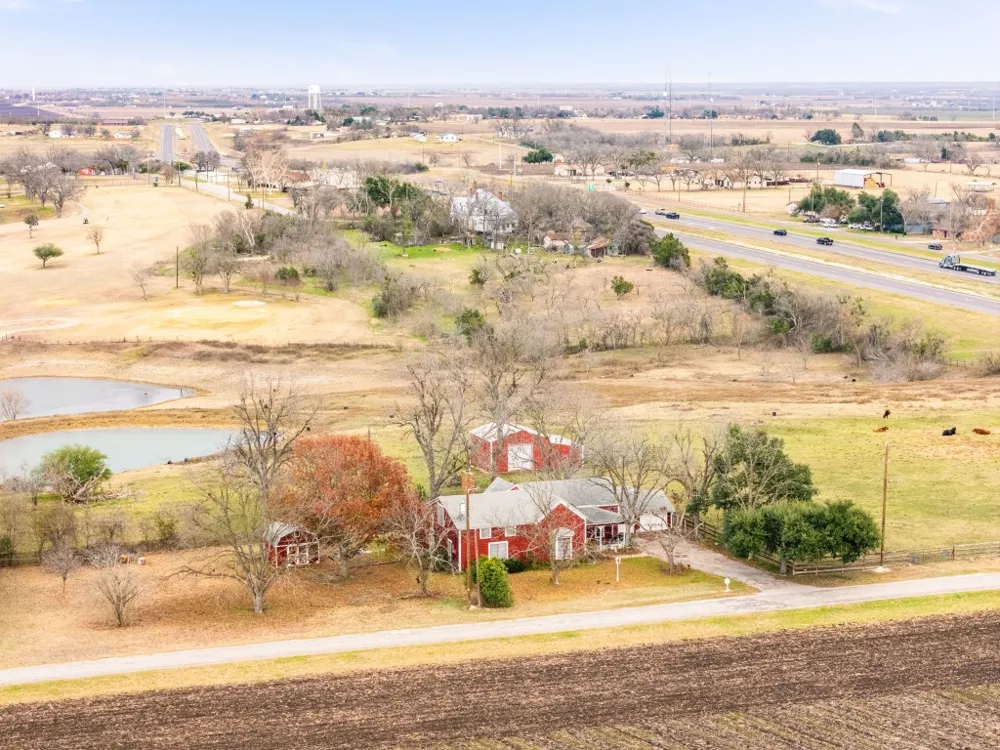 1201 S Rio Grande Street Taylor, TX 76574