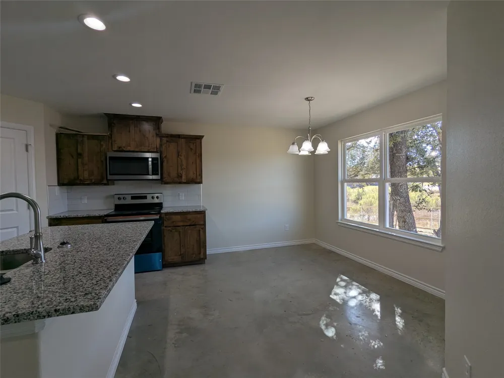 1023 Fieldstone Drive Lampasas, TX 76550