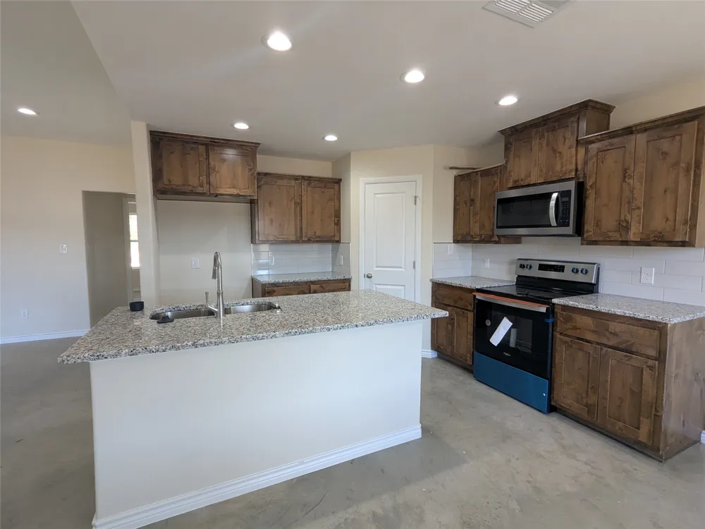 1023 Fieldstone Drive Lampasas, TX 76550