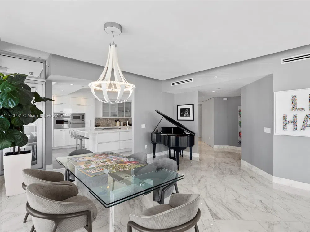 1425 Brickell Ave #52BC Miami, FL 33131