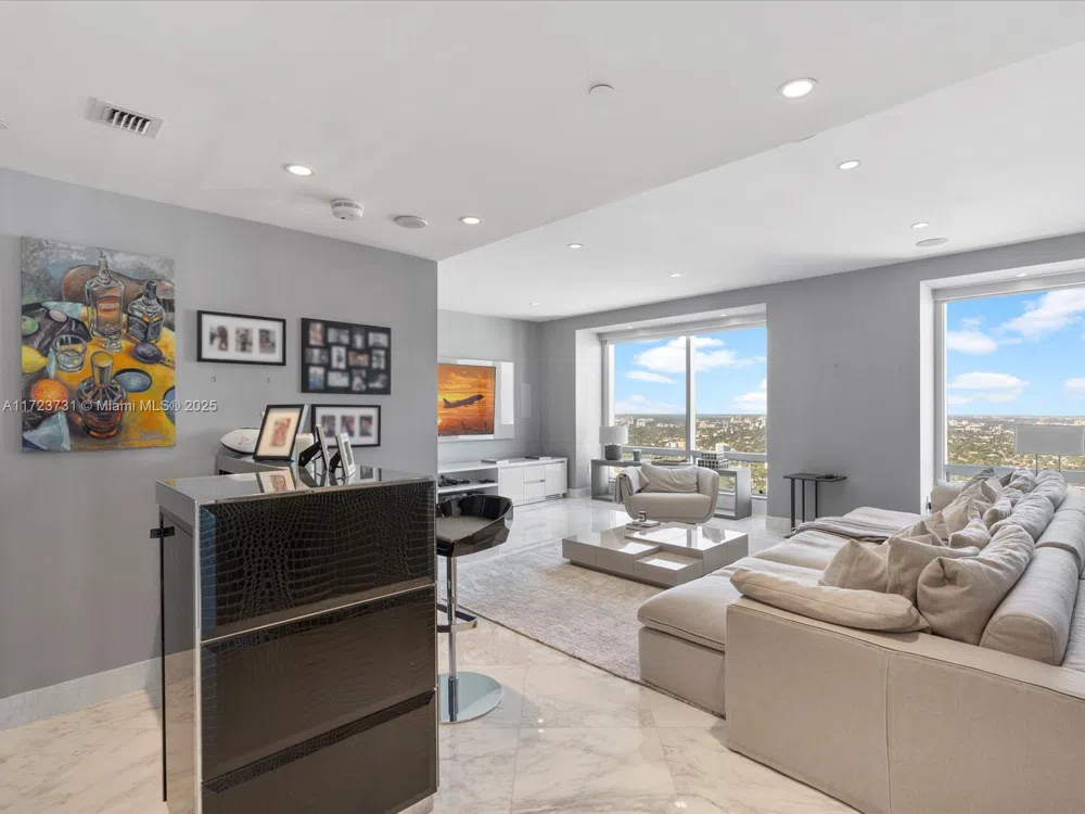 1425 Brickell Ave #52BC Miami, FL 33131