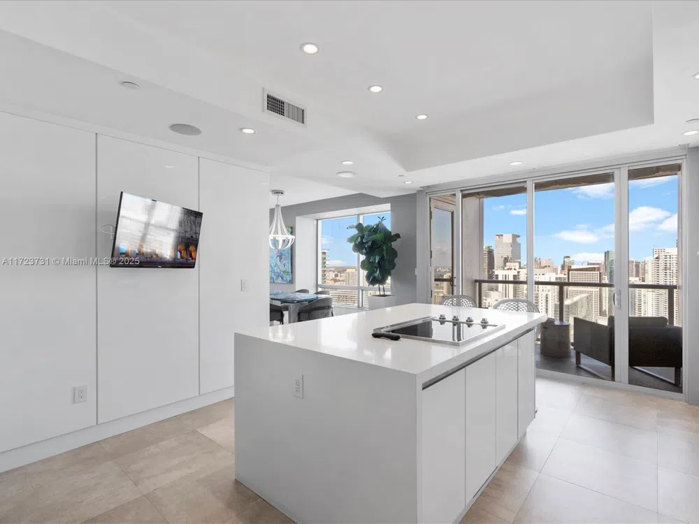 1425 Brickell Ave #52BC Miami, FL 33131