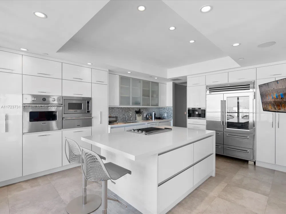 1425 Brickell Ave #52BC Miami, FL 33131