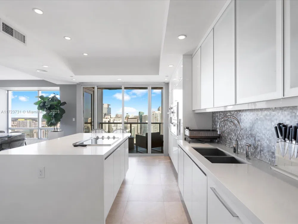 1425 Brickell Ave #52BC Miami, FL 33131