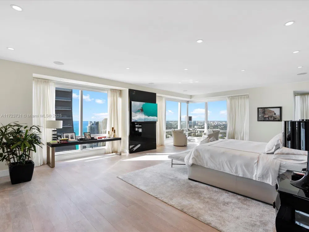 1425 Brickell Ave #52BC Miami, FL 33131