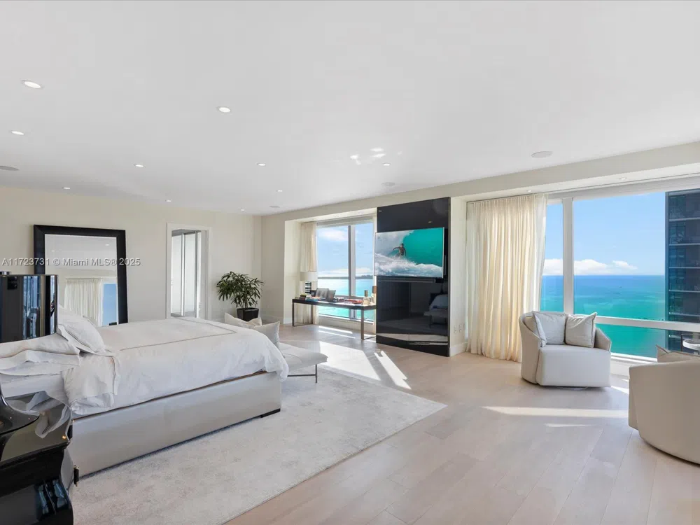1425 Brickell Ave #52BC Miami, FL 33131
