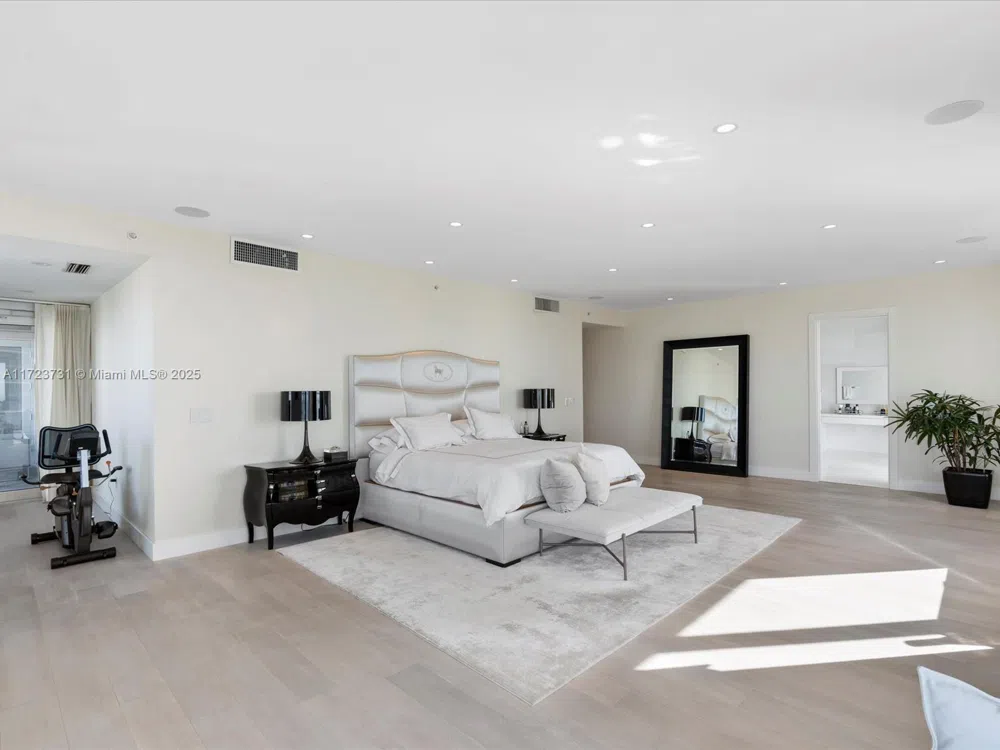 1425 Brickell Ave #52BC Miami, FL 33131
