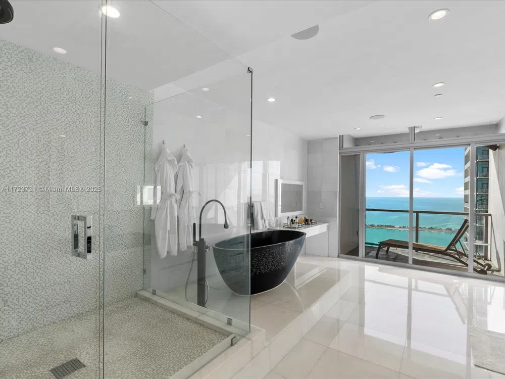 1425 Brickell Ave #52BC Miami, FL 33131