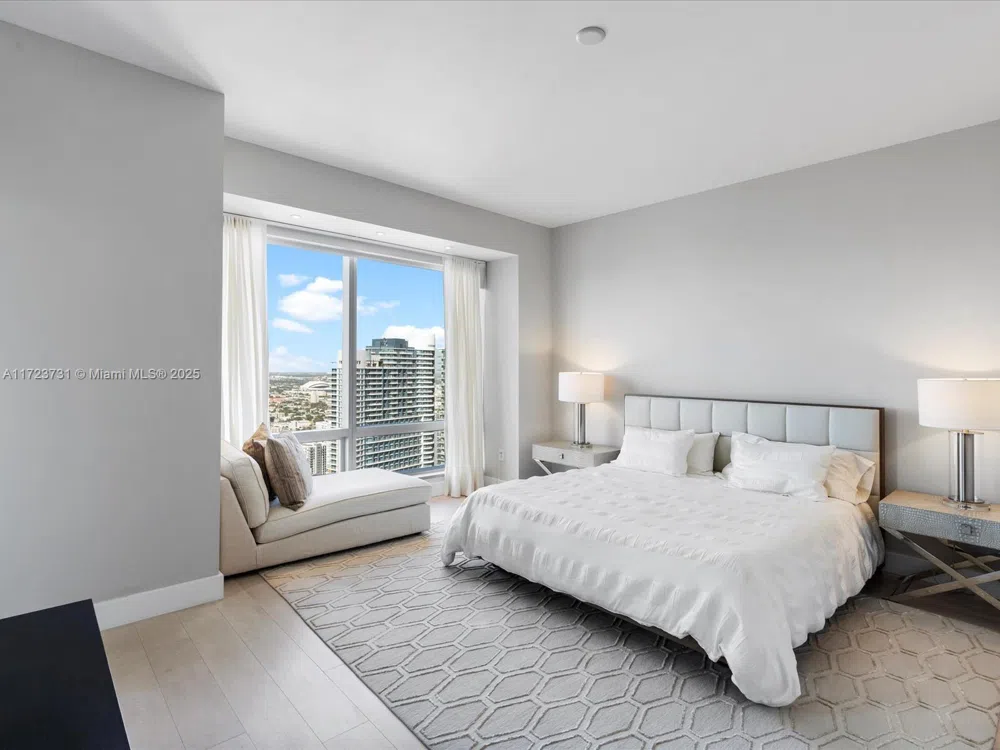 1425 Brickell Ave #52BC Miami, FL 33131